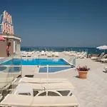 Otel Derici 4*